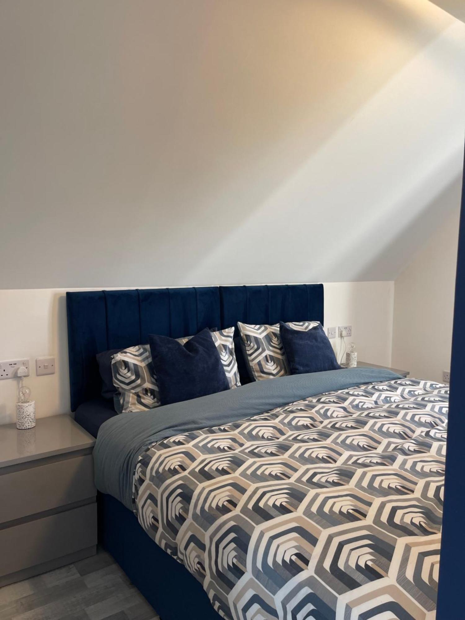 Lochside Loft - Self Catering Apartment For 2 In A Great Location For Inverness Airport And Both Cabot Highlands & Nairn Golf Courses Esterno foto